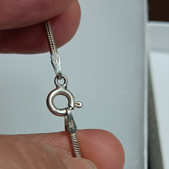 Kabana 925 Silver Fox Pendant Necklace - Picture 6 of 7